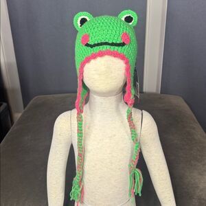 Daisy Baby Kids Crocheted Frog Hat Beanie with Ear Flaps 2-8 years NWT